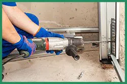 Quality Garage Door Service Pomona, NY 845-789-2240 - installation-sid-gr-22m